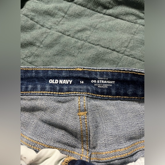 OLD NAVY OG STRAIGHT SHORTS - Picture 3 of 3